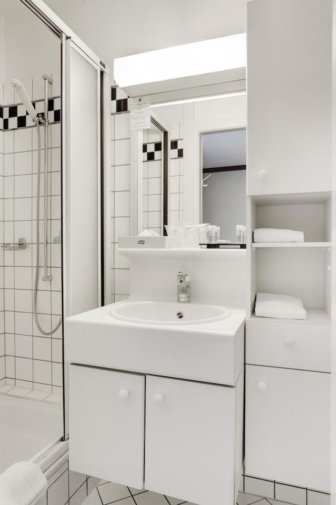 Hotel Rallye & Entrees Aux Bains De La Gruyere